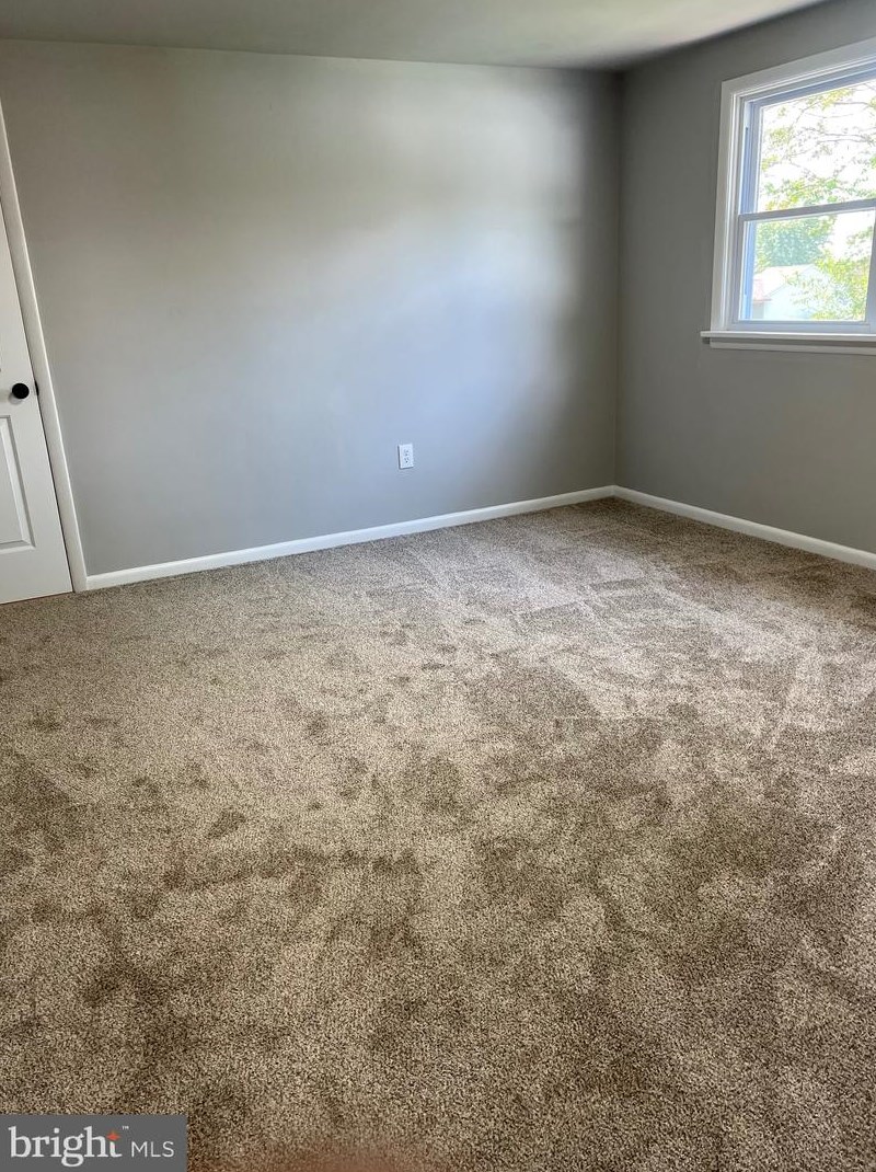 1827 Martin Dr, Lebanon PA  17046-1830 exterior