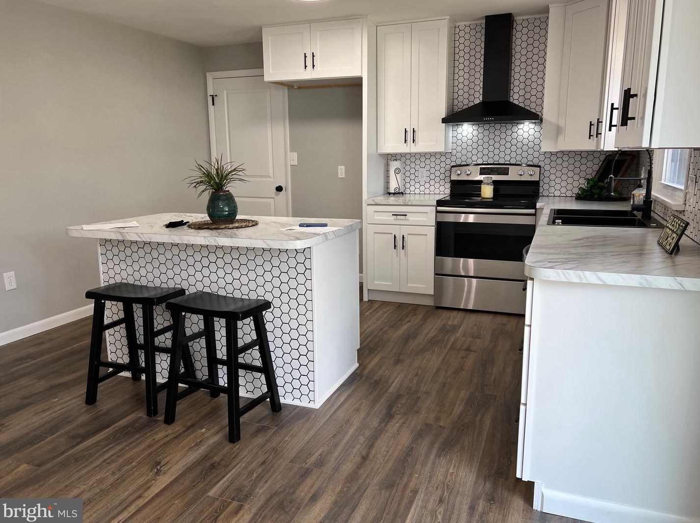 1827 Martin Dr, Lebanon PA  17046-1830 exterior