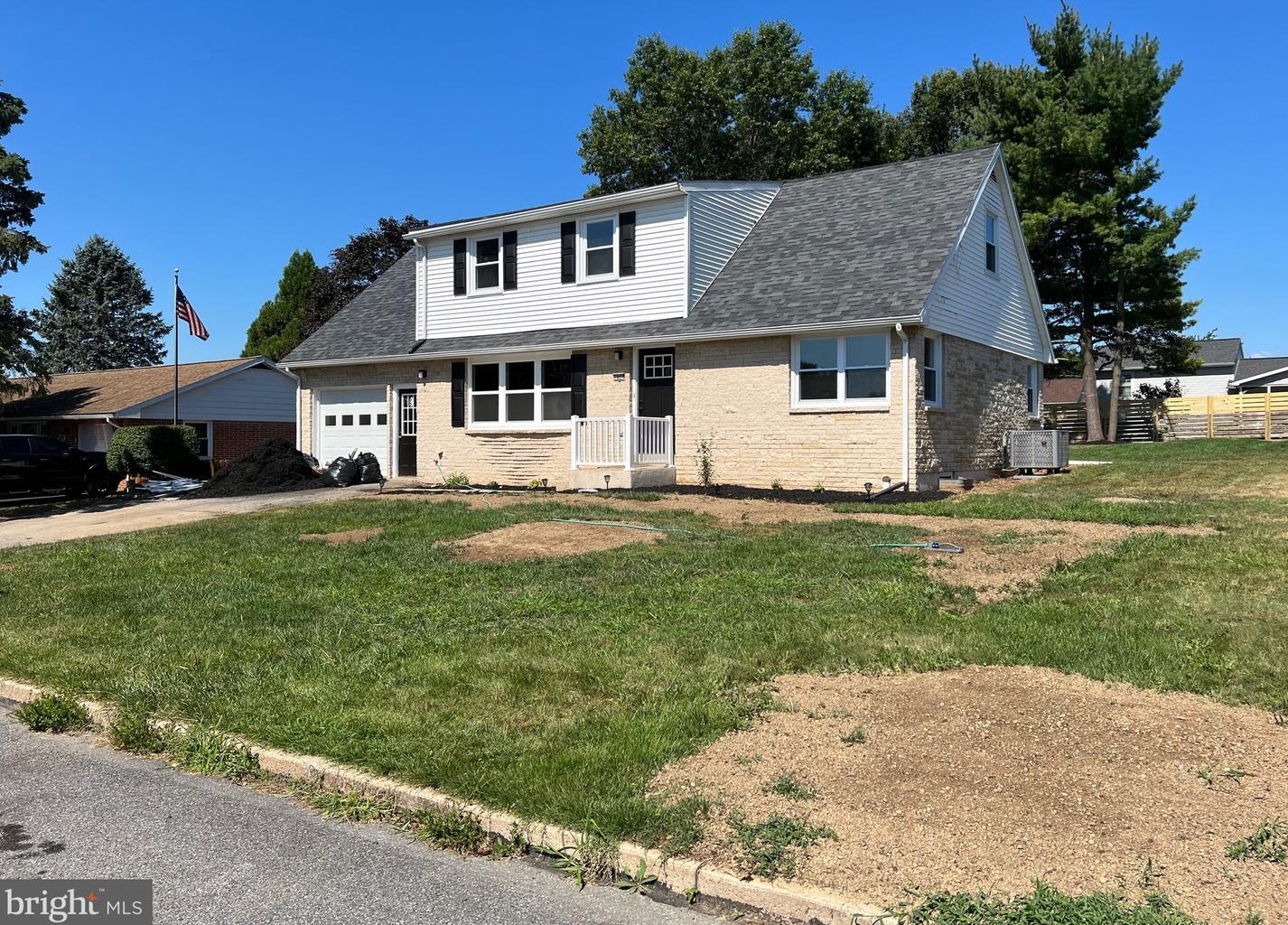 1827 Martin Dr, Lebanon PA  17046-1830 exterior