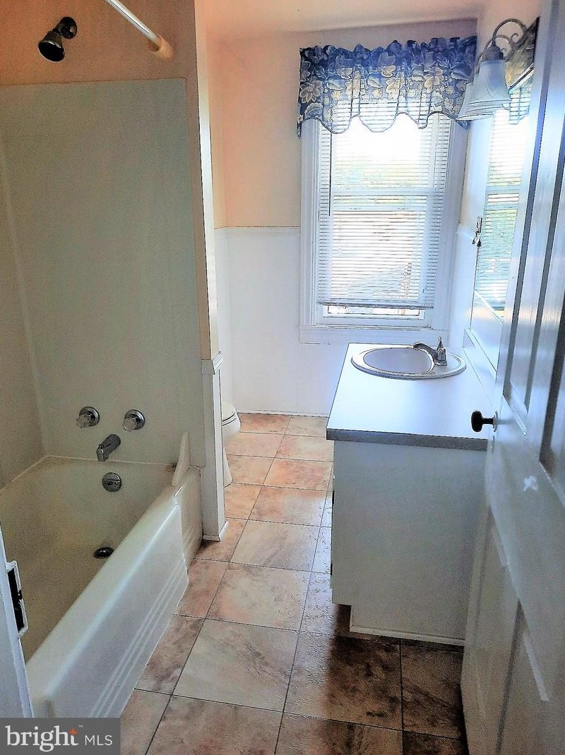 340 Pershing Ave, Lebanon PA  17042-6253 exterior