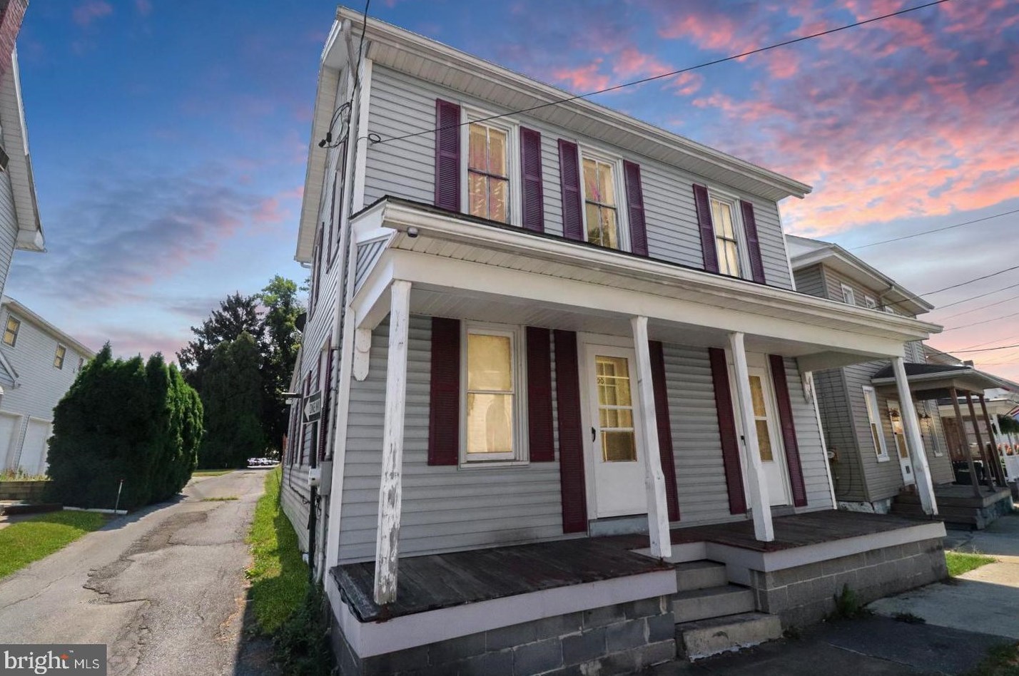 100 Main St, Stricklerstown, PA 17073-9074