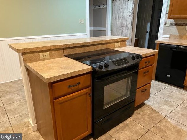 1402 Weavertown Rd, Lebanon PA  17046-2275 exterior