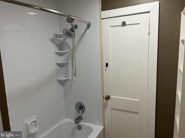 1402 Weavertown Rd, Lebanon PA  17046-2275 exterior