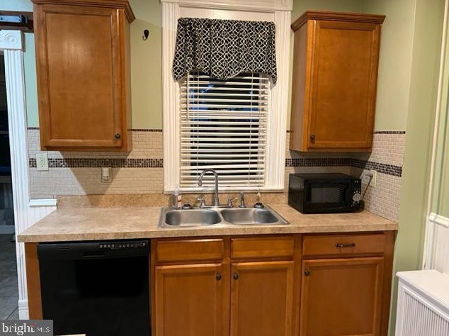 1402 Weavertown Rd, Lebanon PA  17046-2275 exterior