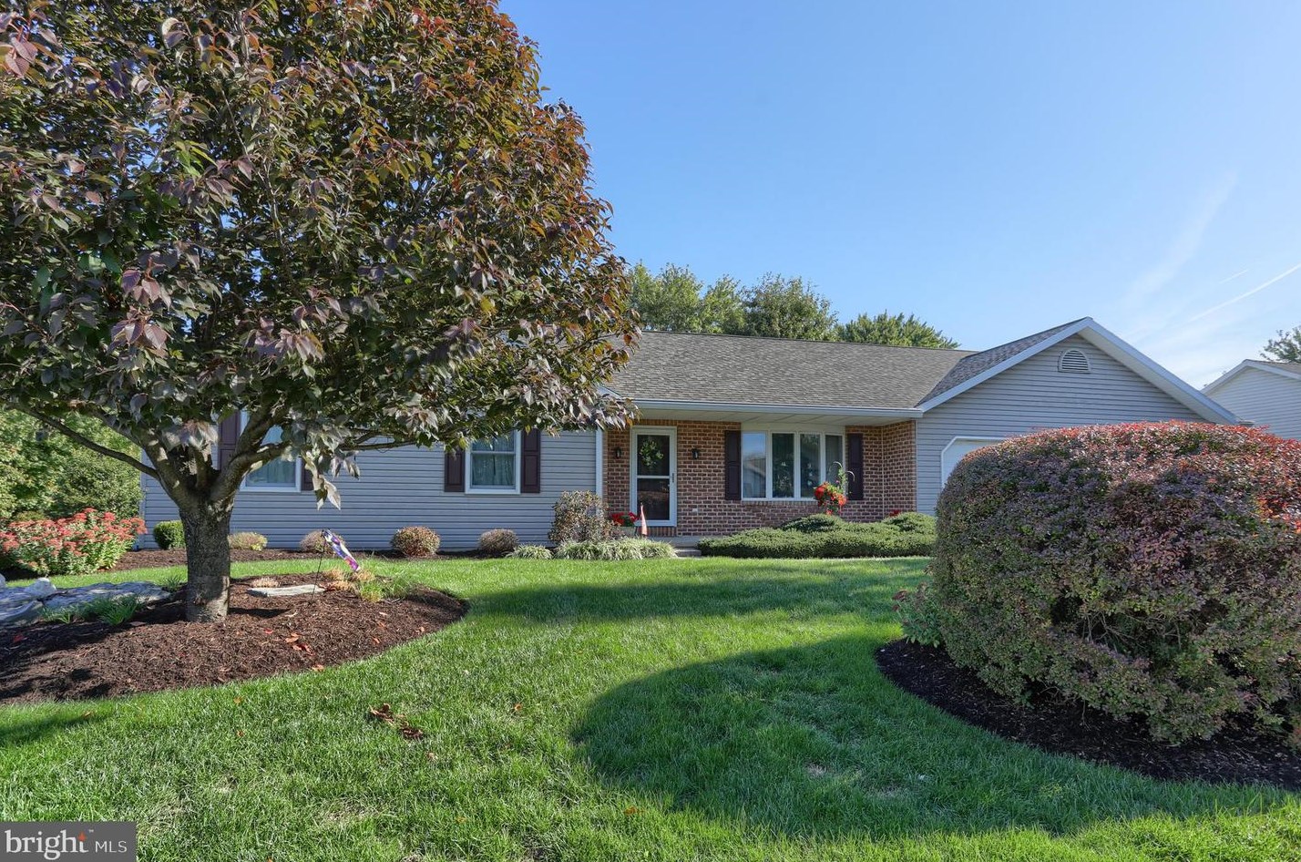 630 Richfield Dr, Lebanon, PA 17042-8891