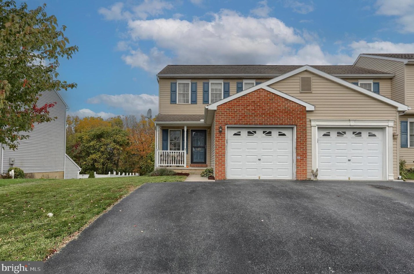 137 Lighthouse Dr, Bordnersville, PA 17038-8955