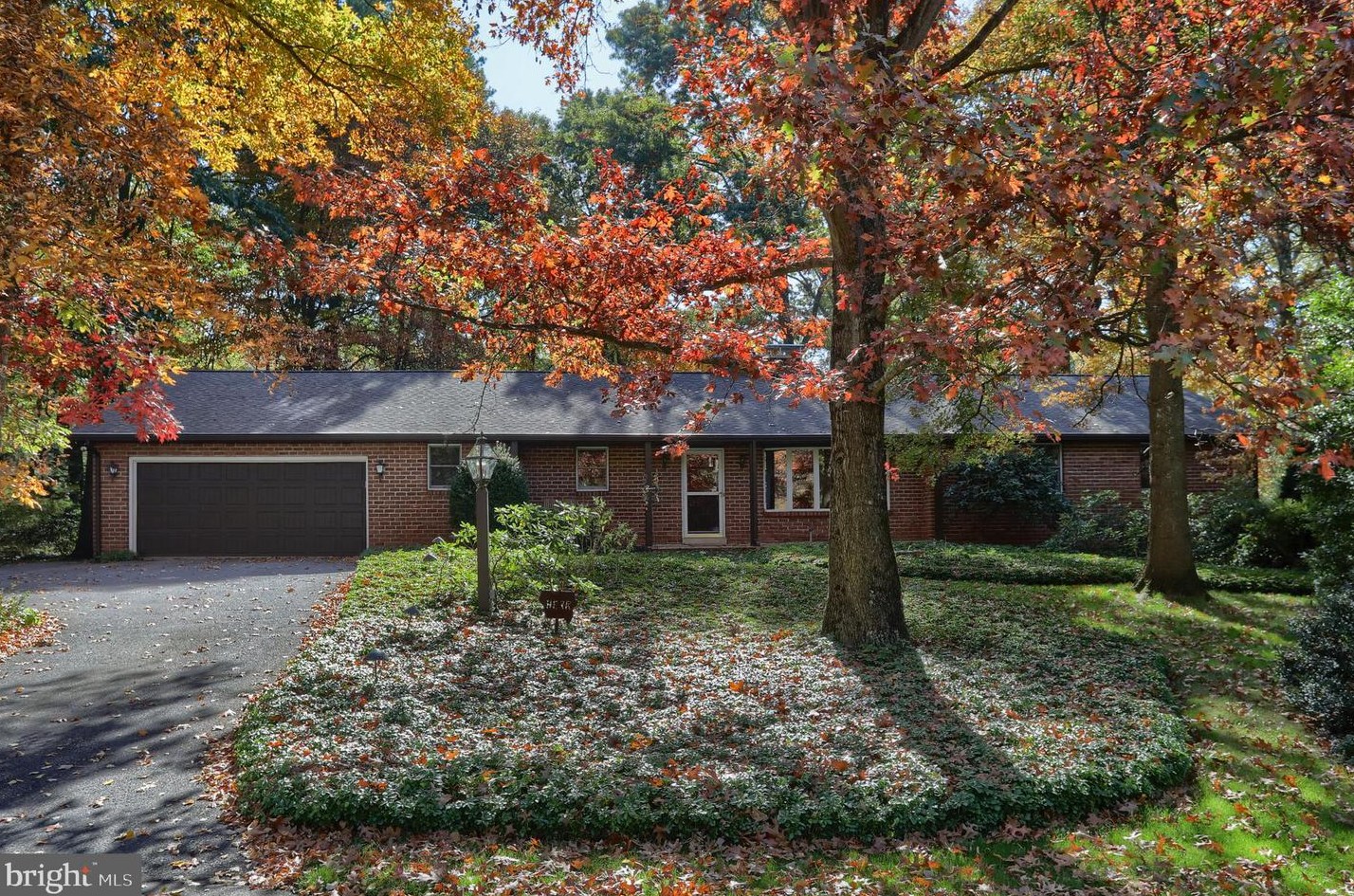 212 Valley Rd, Lebanon, PA 17042-8977