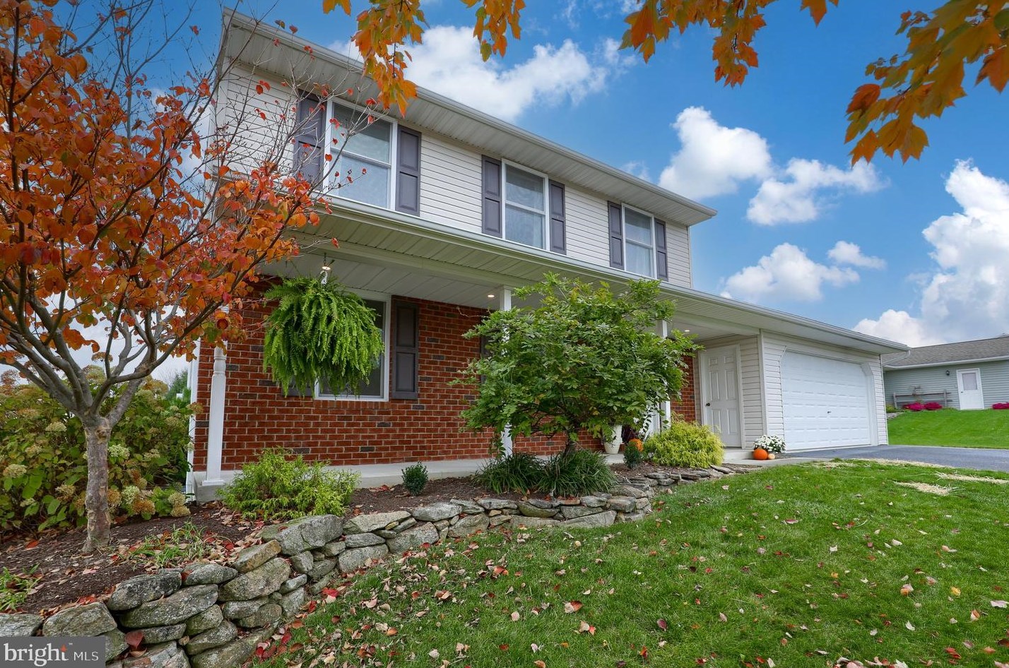 10 Meadow Dr, Stricklerstown, PA 17073-9066