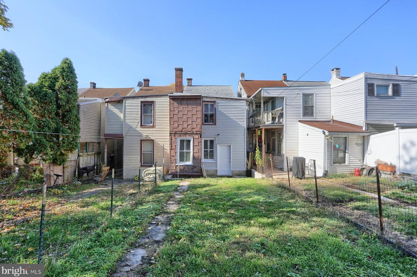 228 10th St, Lebanon PA  17042-5911 exterior