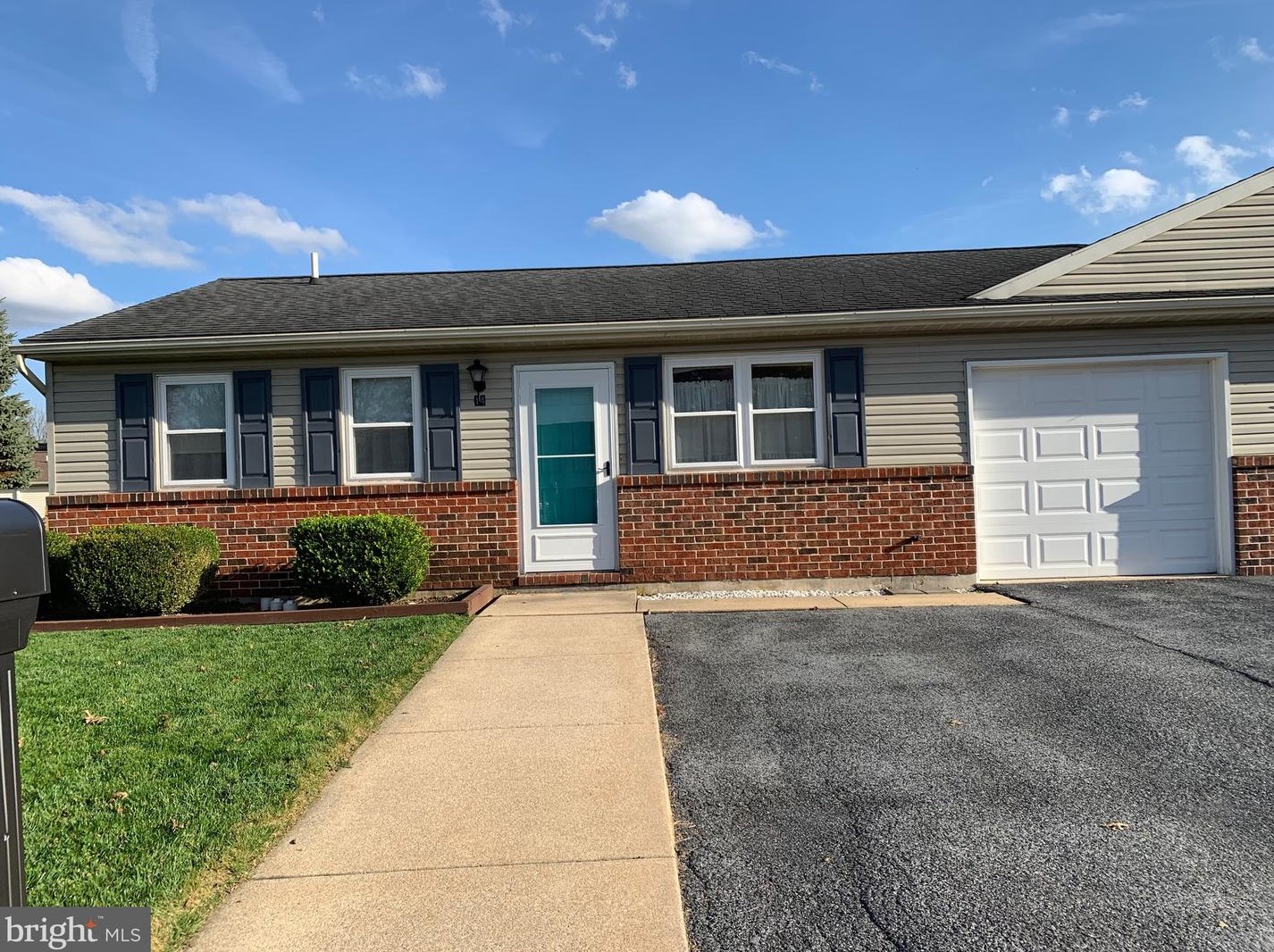 14 Natalie Ln, Lebanon, PA 17042-3233