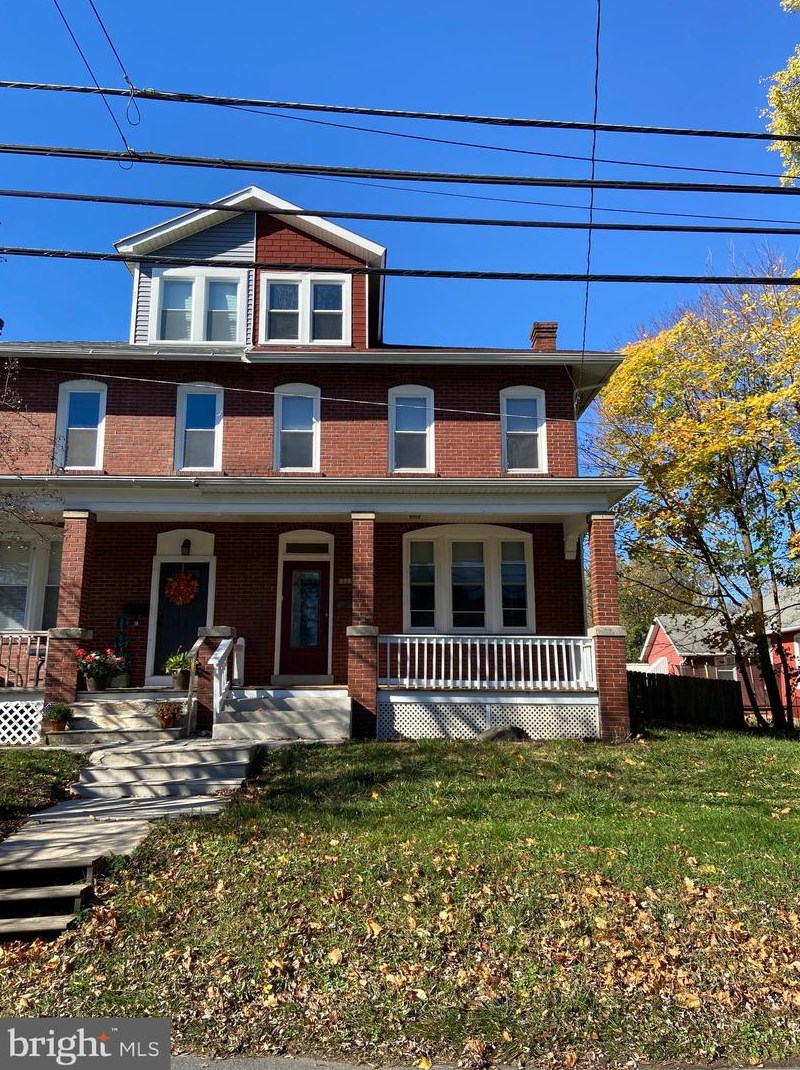 205 Maple St, Lebanon, PA 17042-2421
