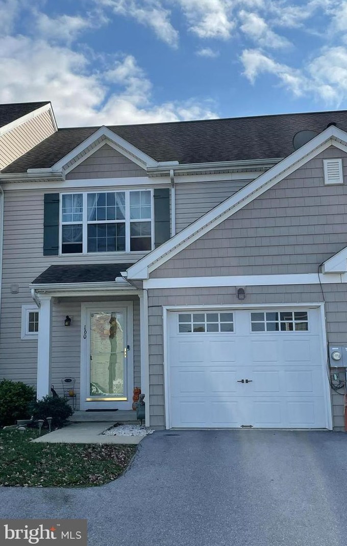 160 Wheatstone Ln, Lebanon, PA 17042-7668