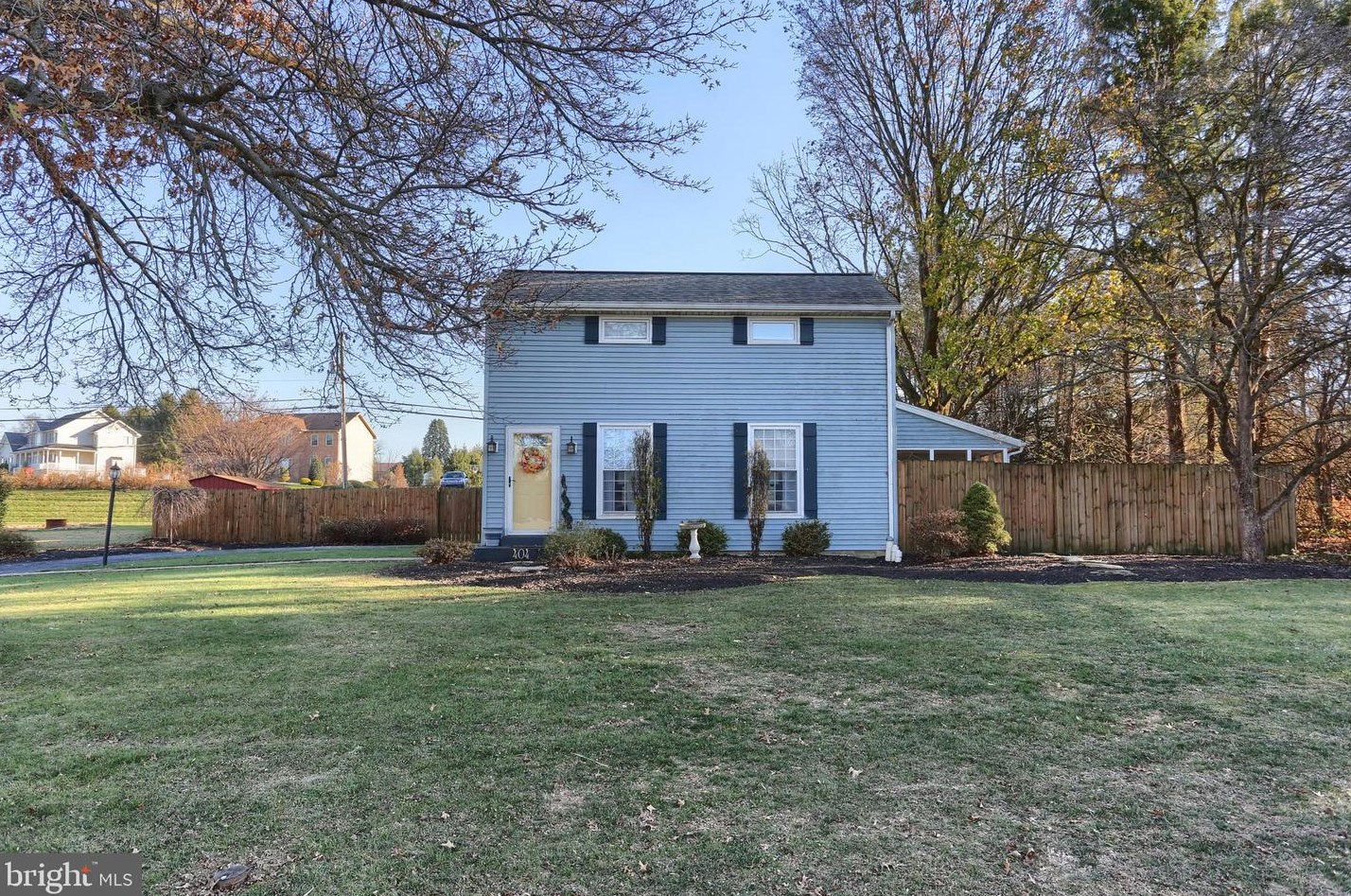 404 Edgewood Dr, Lebanon, PA 17042-9109
