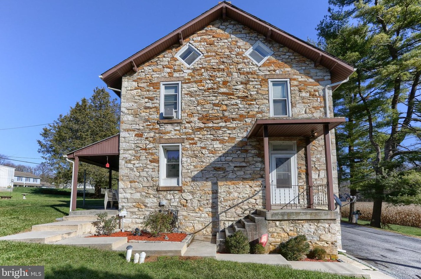 181 Race St, Lebanon, PA 17042-9043