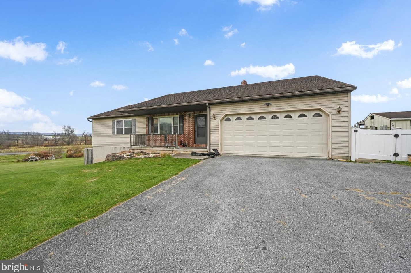 2336 Pine Grove St, Lebanon, PA 17046-7880