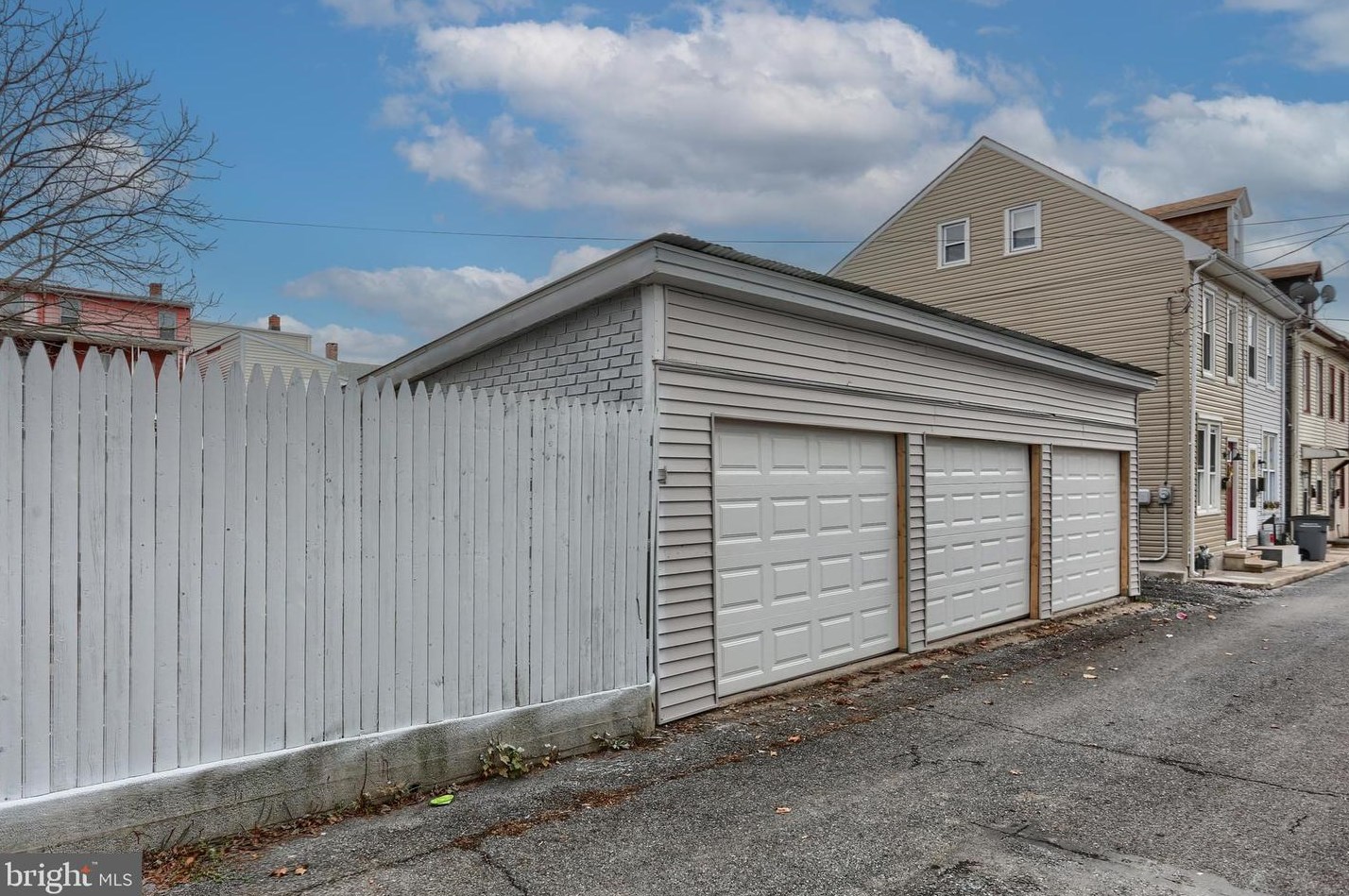 718 Guilford St, Lebanon PA  17046-3528 exterior