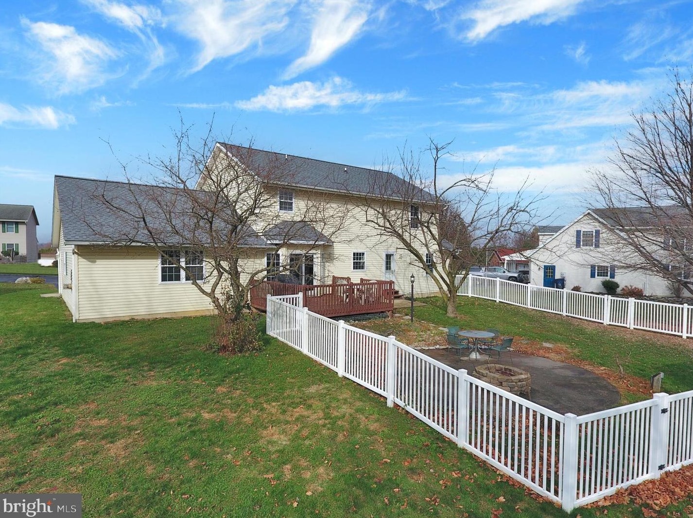 650 Richfield Dr, Lebanon PA  17042-8891 exterior