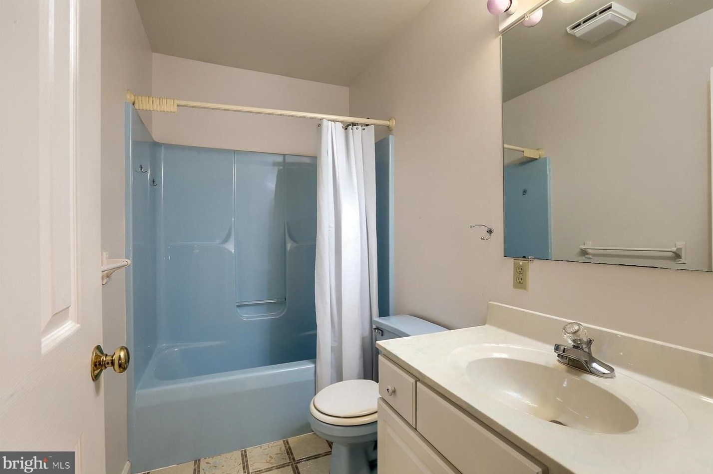 650 Richfield Dr, Lebanon PA  17042-8891 exterior