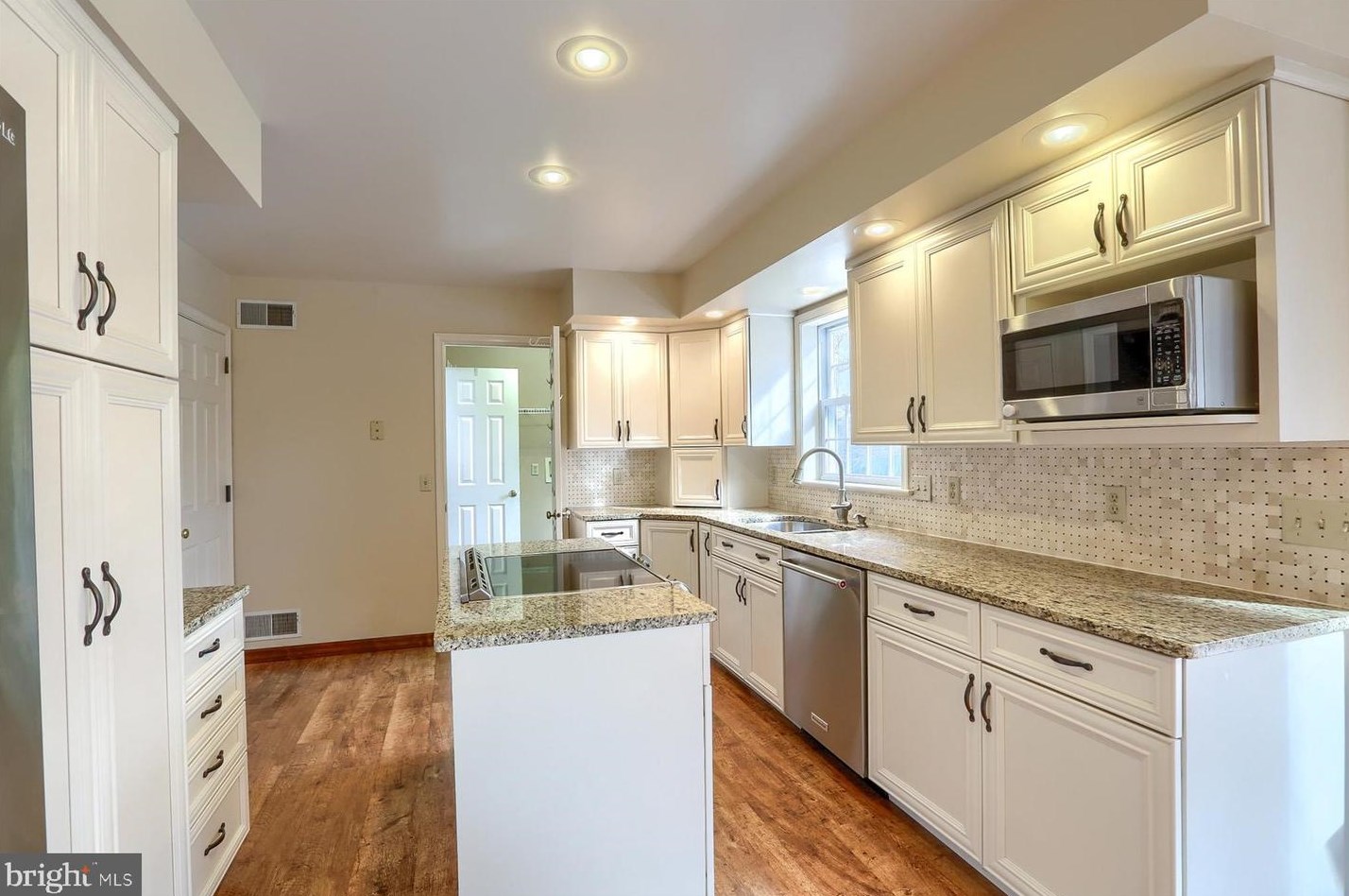 650 Richfield Dr, Lebanon PA  17042-8891 exterior