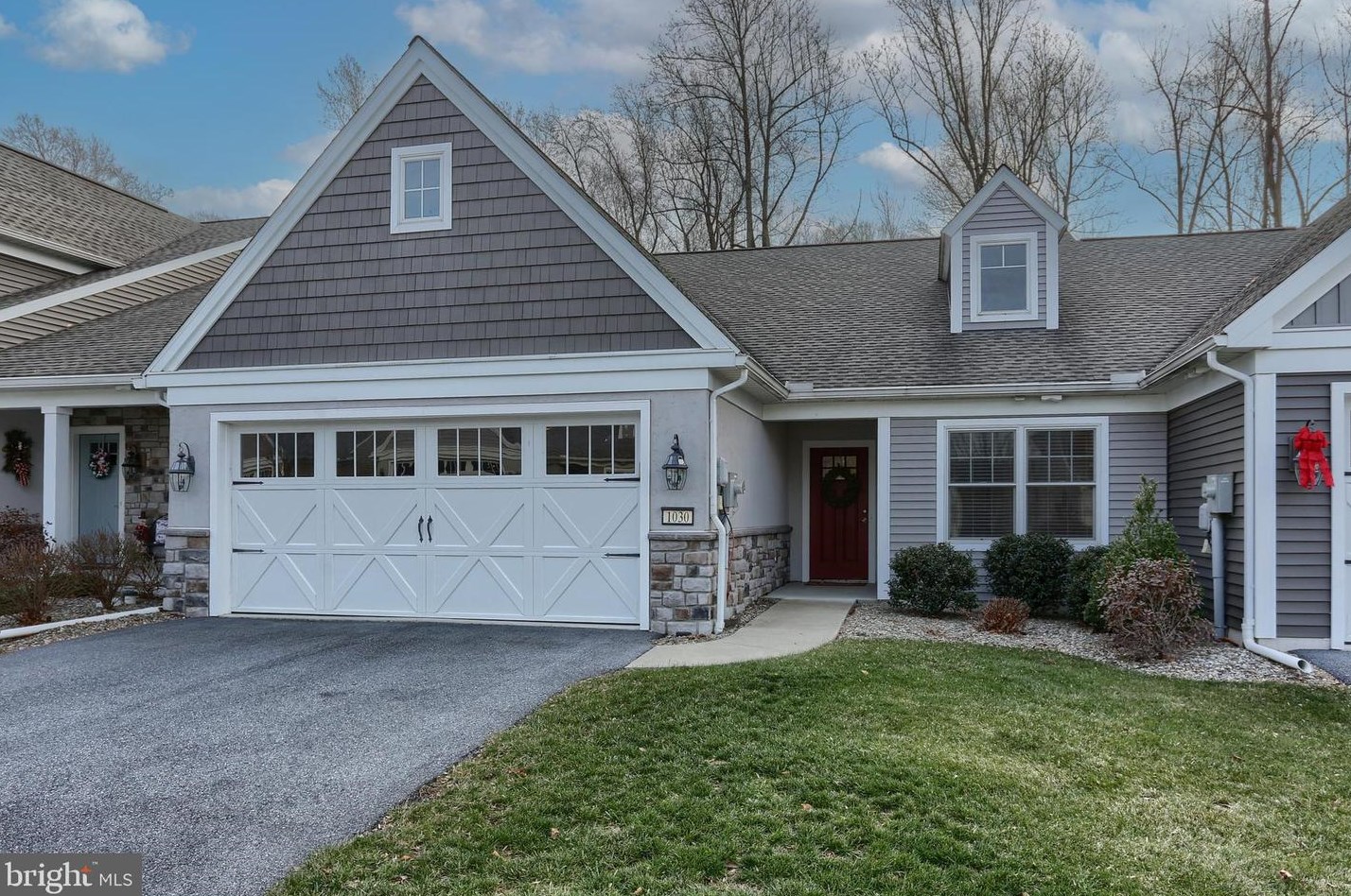 1030 Villa Dr, Lebanon, PA 17042-9255