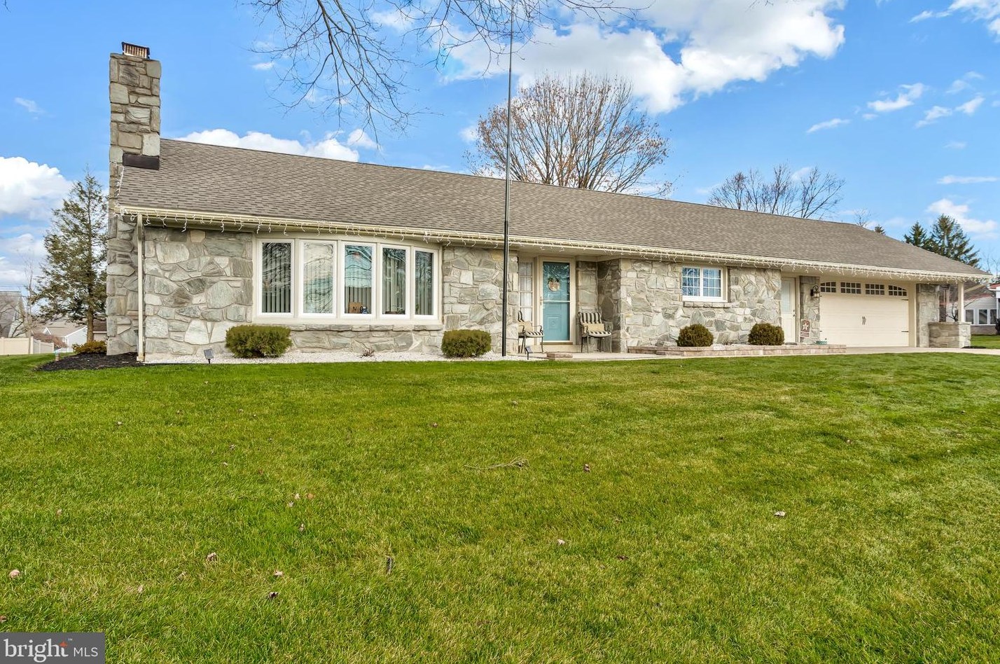 303 Ridge Rd, Bellegrove, PA 17003-2119