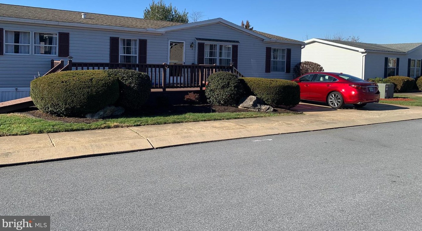 34 Katherine Ave, Lebanon PA  17042-4004 exterior