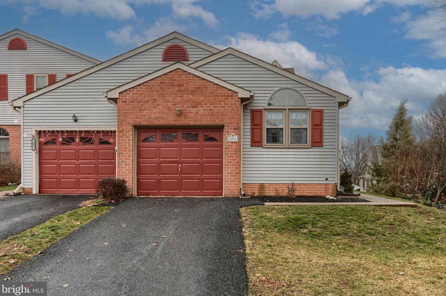 2091 Acorn Dr, Lebanon, PA 17042-5786