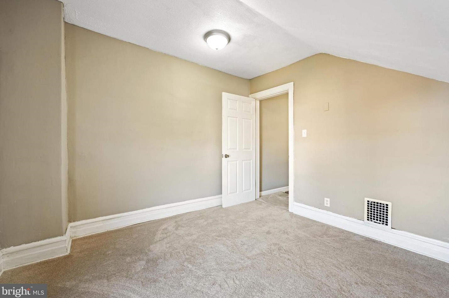 211 Chestnut St, Lebanon PA  17042-3211 exterior