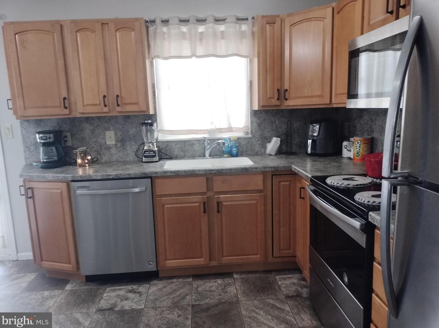 1460 Old Hickory Ln, Lebanon PA  17046-8257 exterior