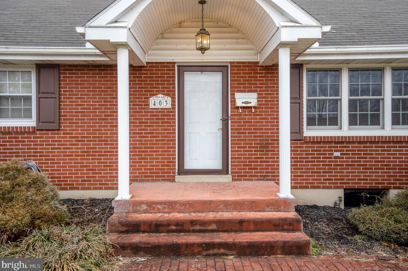 403 Wilshire Dr, Lebanon PA  17042-3157 exterior