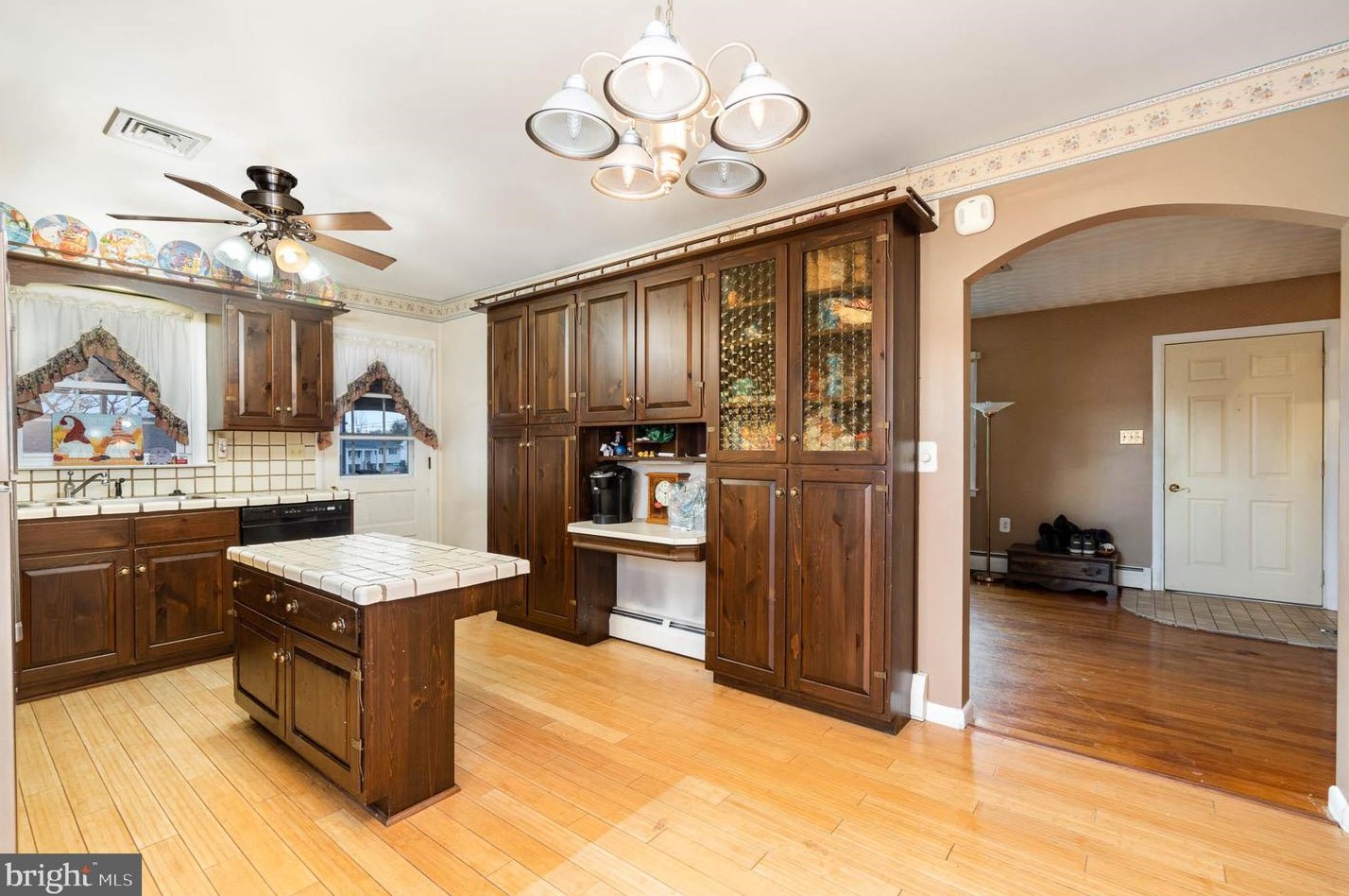 403 Wilshire Dr, Lebanon PA  17042-3157 exterior