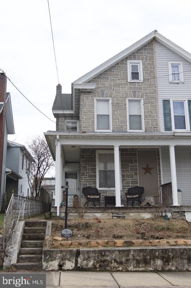 202 S Race St, Richland, PA 17087