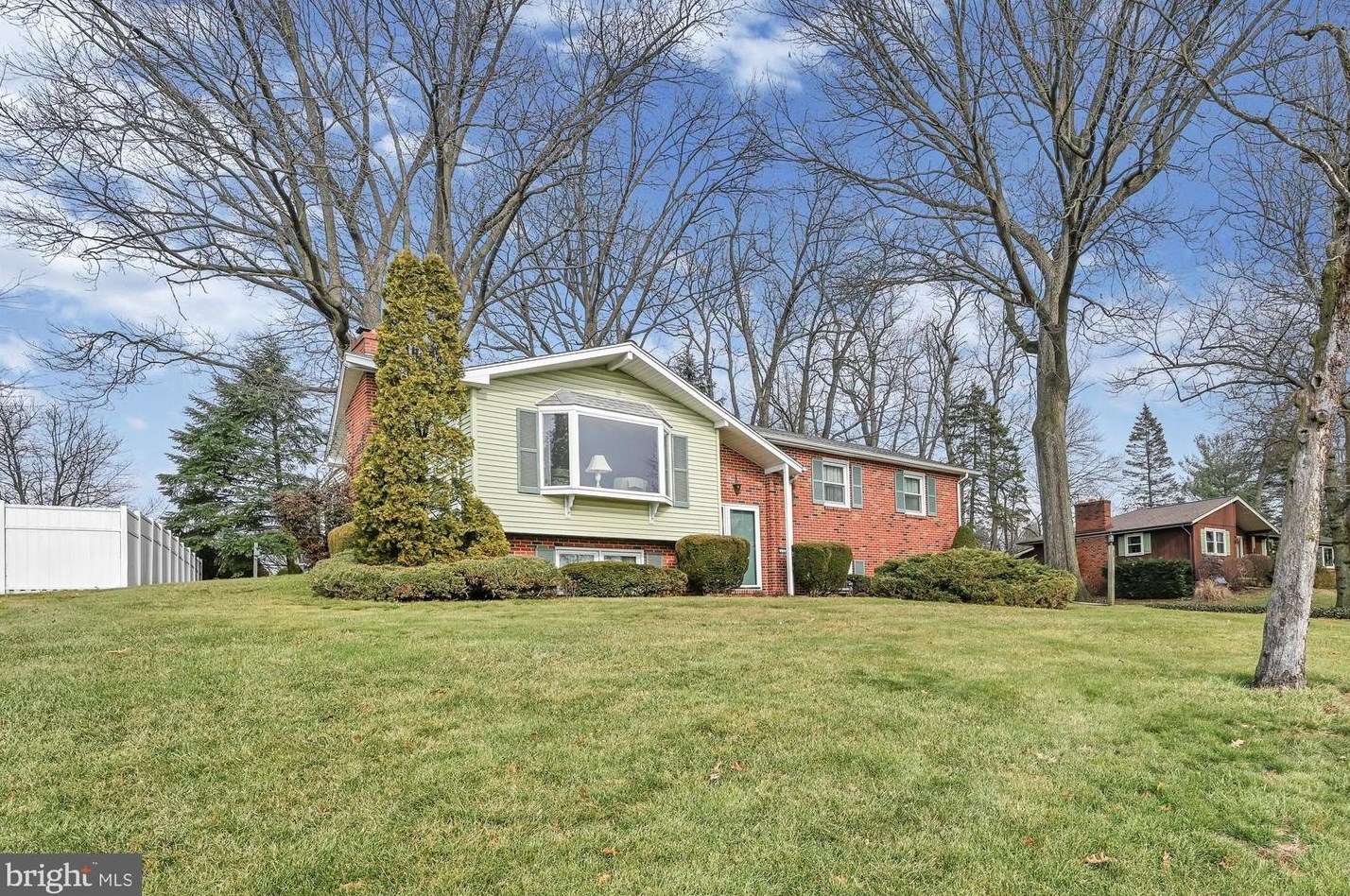 2157 Long Ln, Lebanon, PA 17046-1850