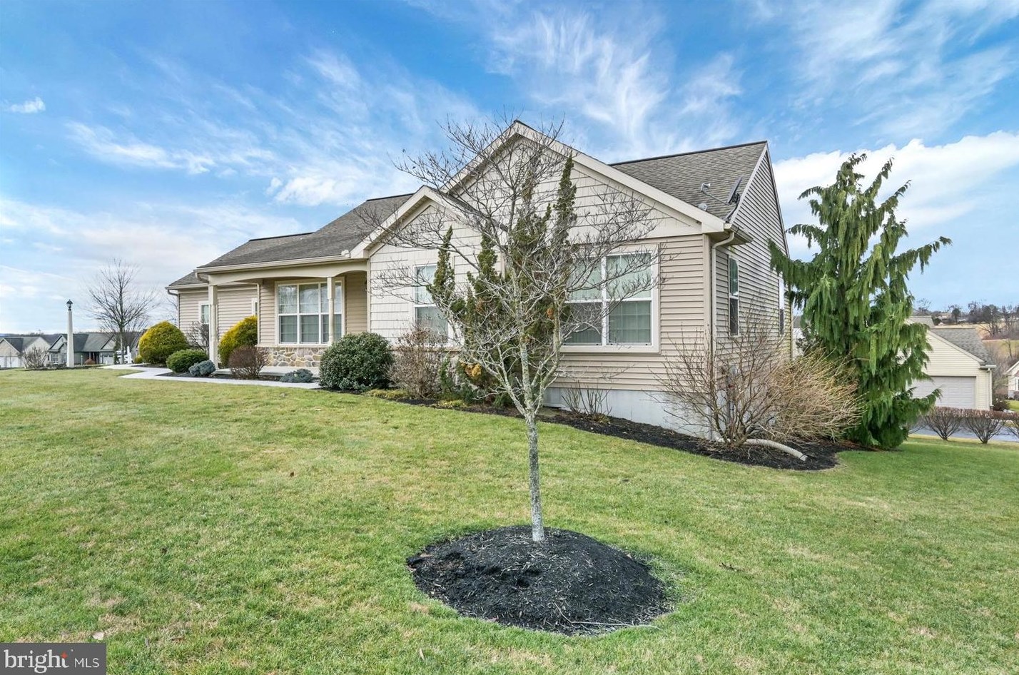 857 Walnut Crest Dr, Lebanon, PA 17046-2152