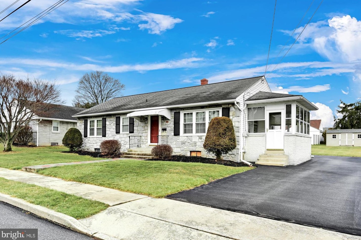 565 Locust St, Lebanon, PA 17042-3147