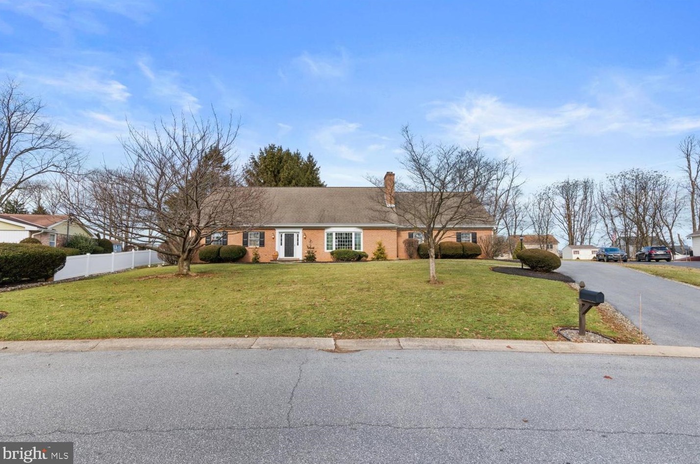13 Sunrise Dr, Lebanon, PA 17042-8010