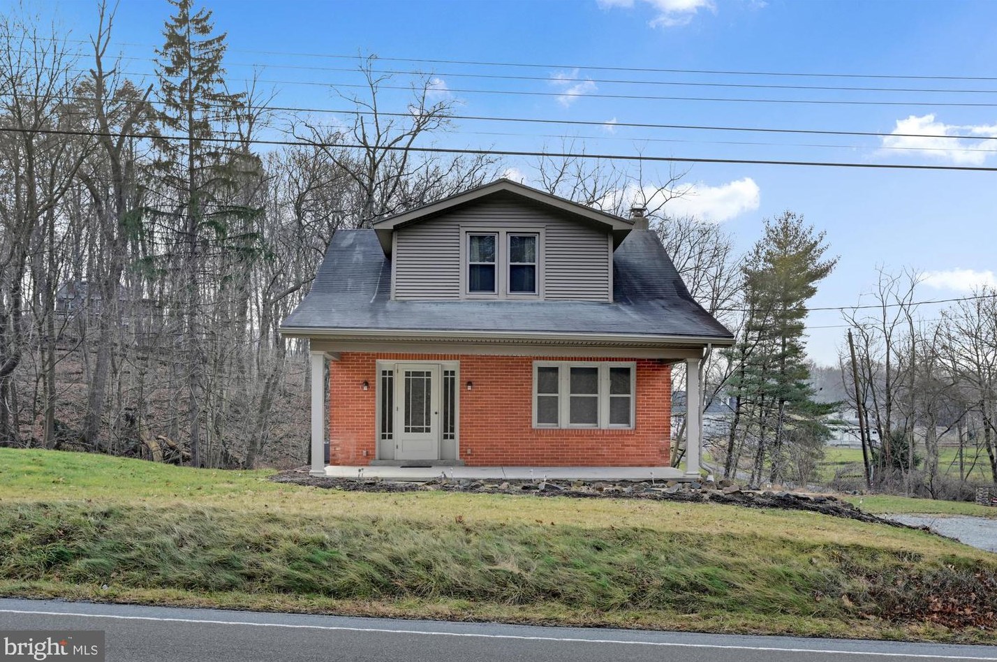 2225 Pine Grove St, Lebanon, PA 17046-8743