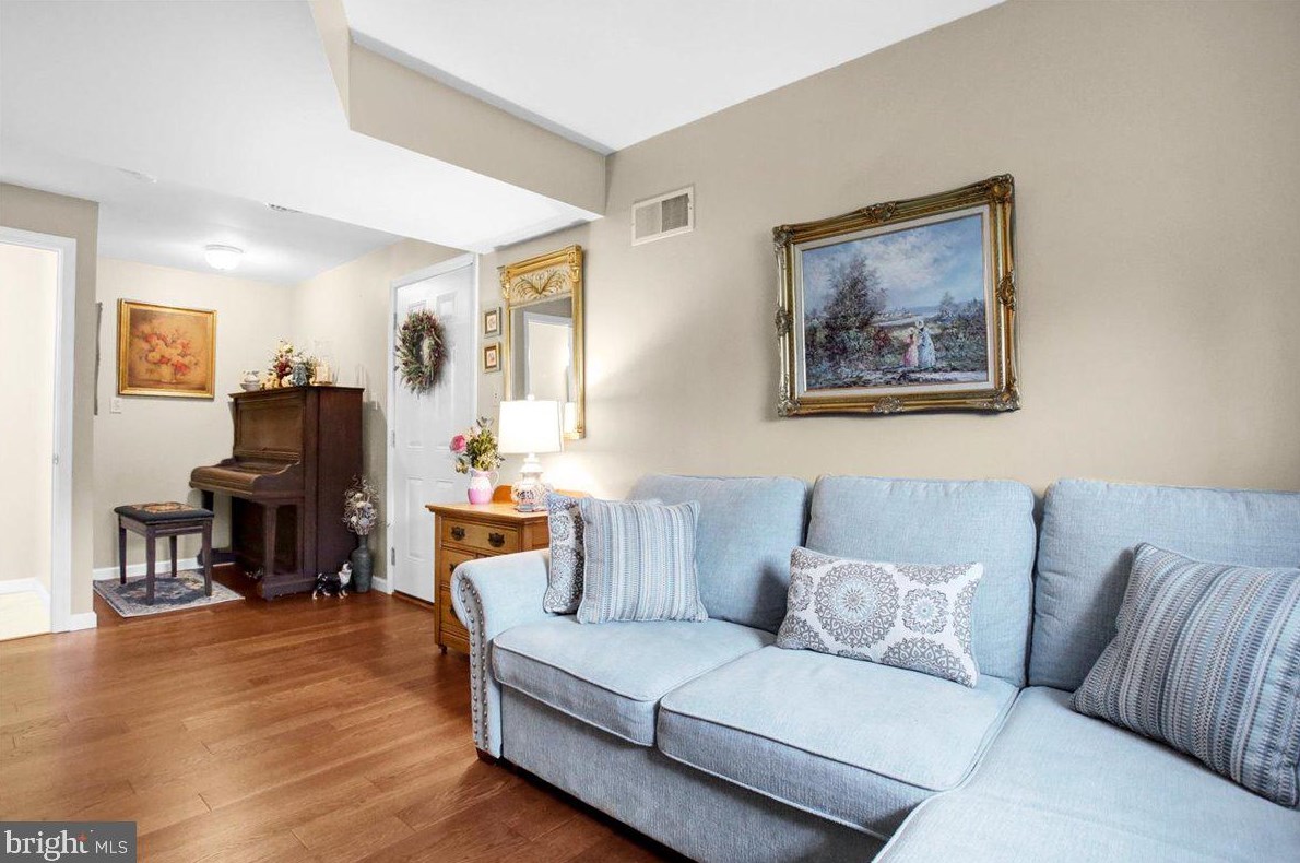 20 Brookfield Dr, Lebanon PA  17046-1800 exterior