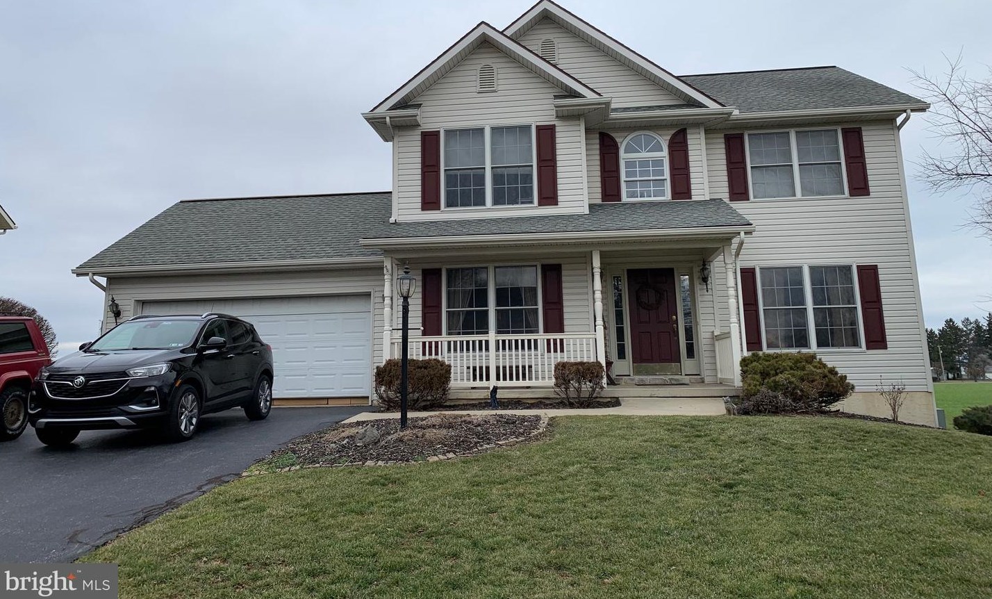 54 Eastfield Dr, Lebanon, PA 17042-8014