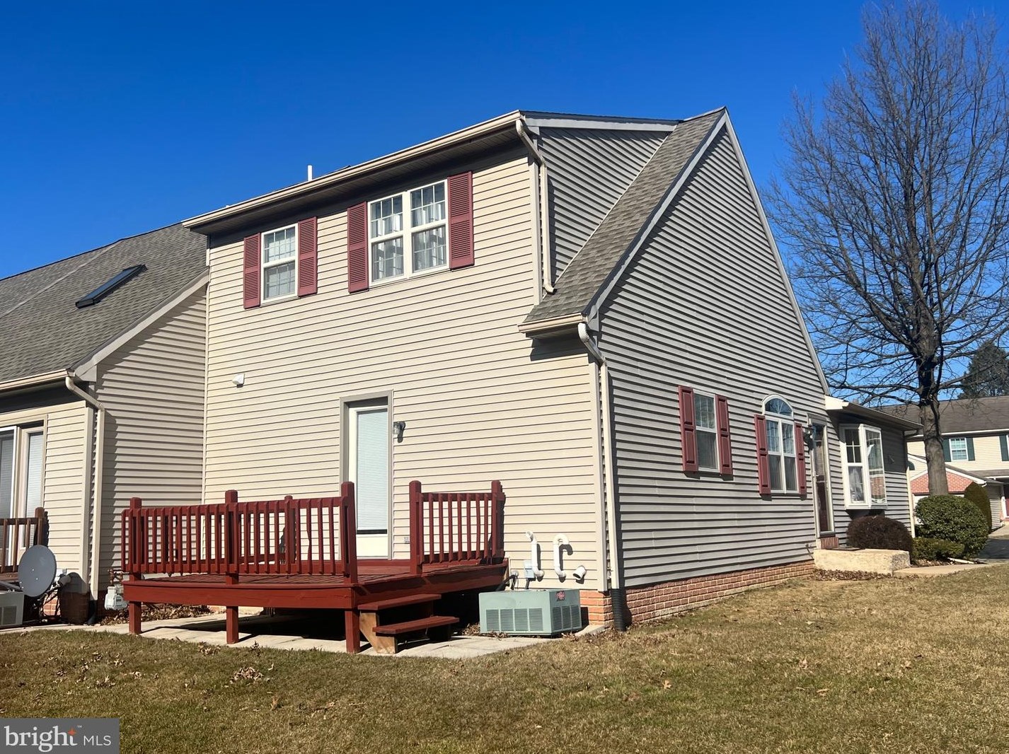 2016 Acorn Dr, Lebanon PA  17042-4600 exterior