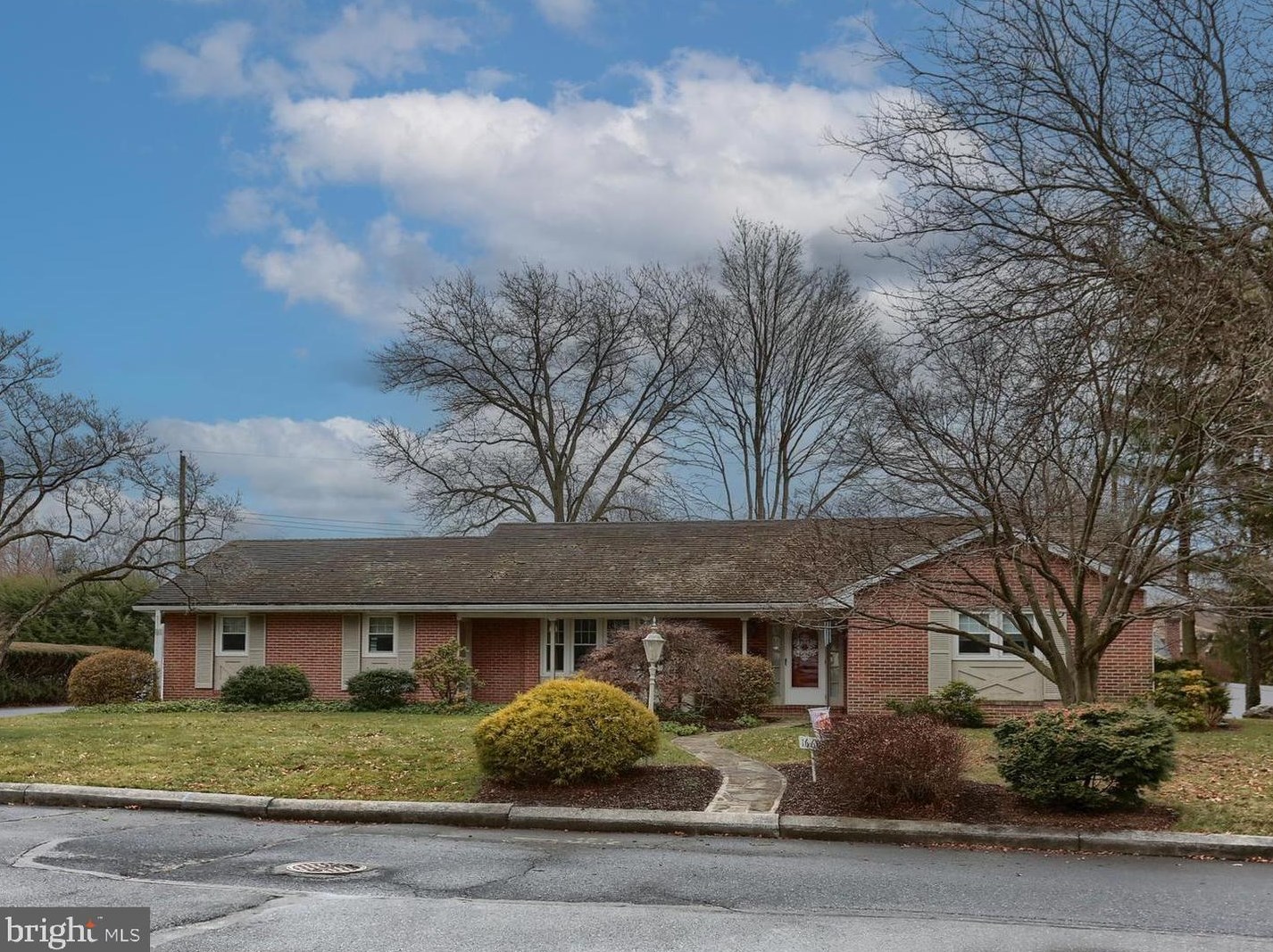 1660 Rita Ln, Lebanon, PA 17042-5866