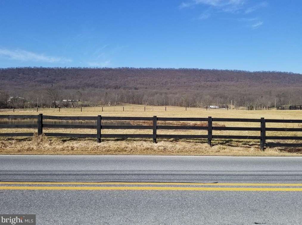 280 Monroe Valley Dr, Bordnersville, PA 17038-8507