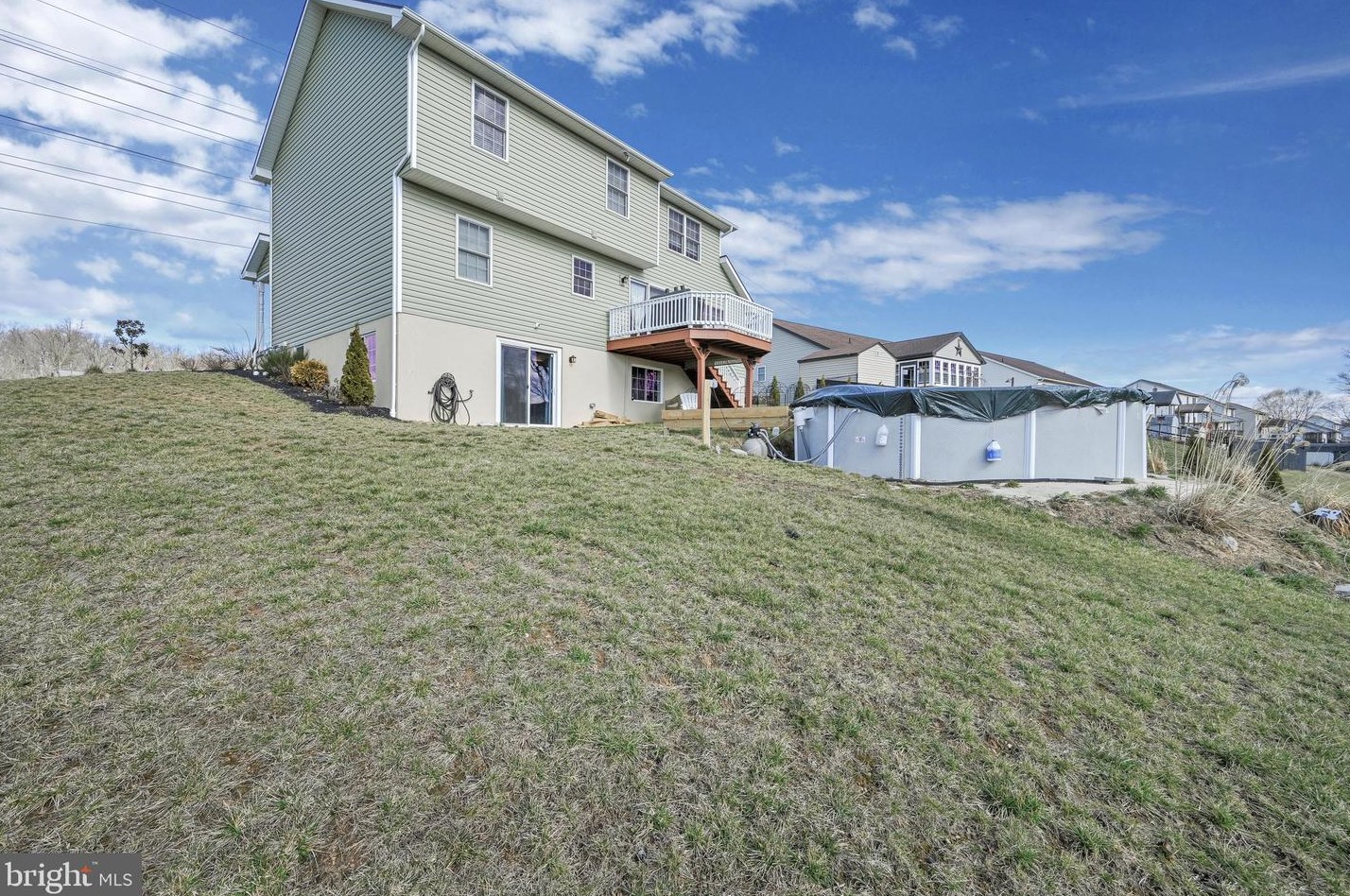 1164 Harvest Dr, Lebanon PA  17046-1574 exterior