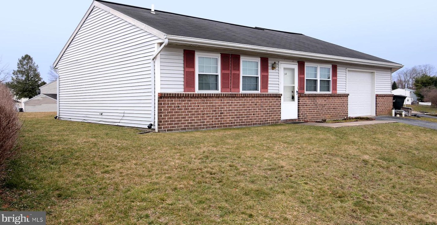 14 Dogwood Ln, Lebanon, PA 17042-3213
