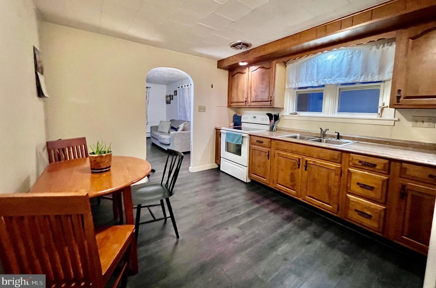 747 Hanover St, Lebanon PA  17046-3027 exterior