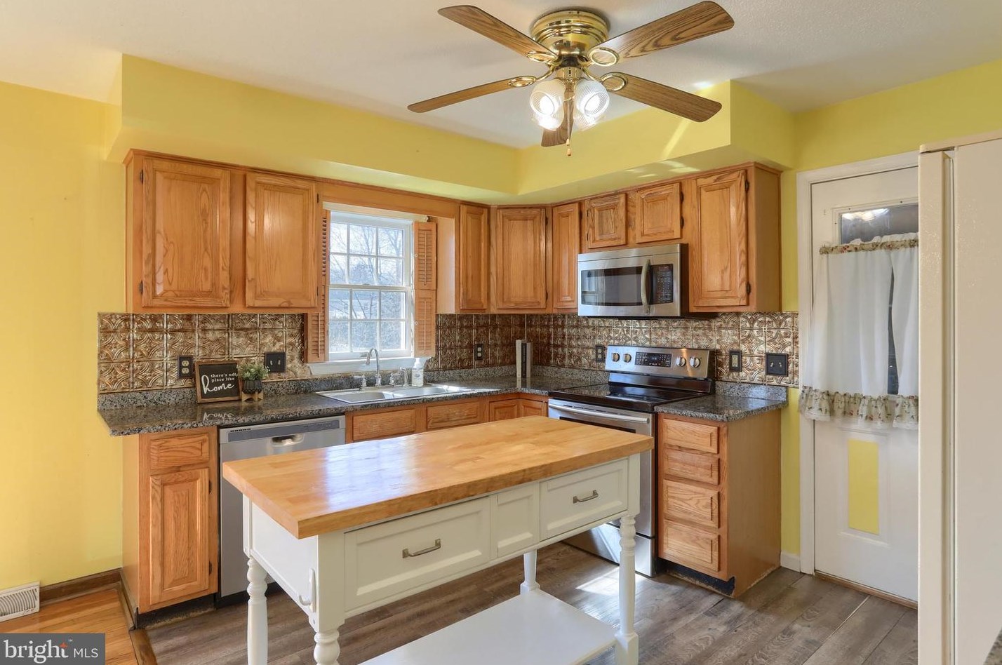 103 Swatara Cir, Bordnersville PA  17038-9719 exterior