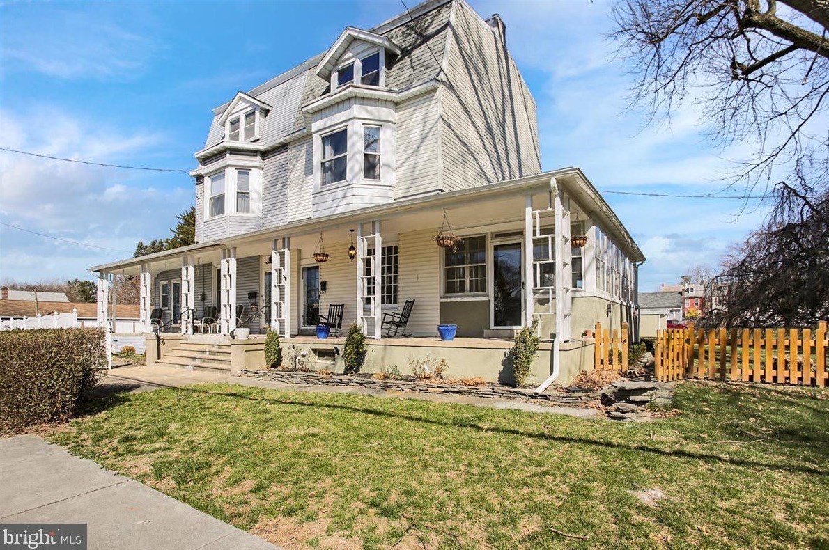 889 E Lehman St, Lebanon, PA 17046