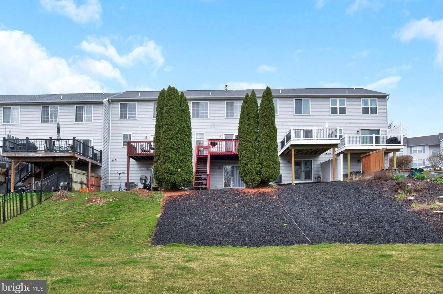 169 Riders Way, Lebanon PA  17042-8704 exterior