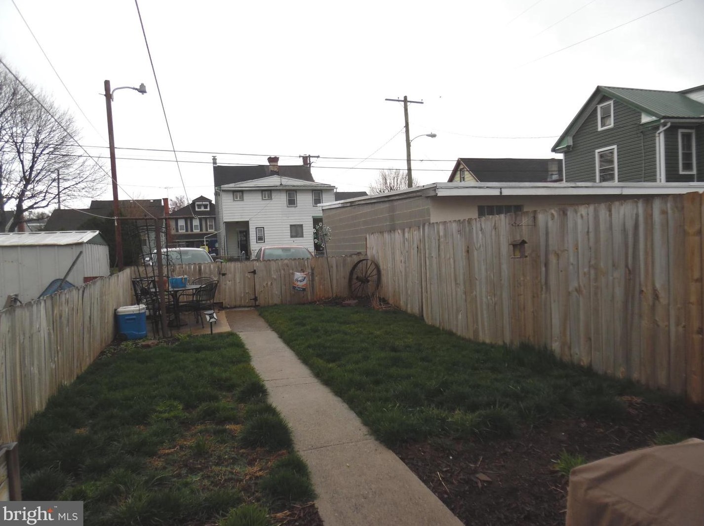 52 Moravian St, Lebanon, PA 17042-5643