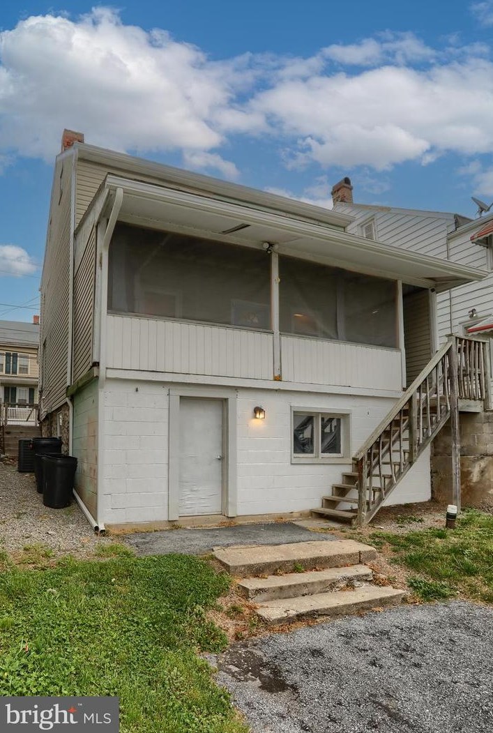 530 Maple St, Lebanon PA  17042-2535 exterior